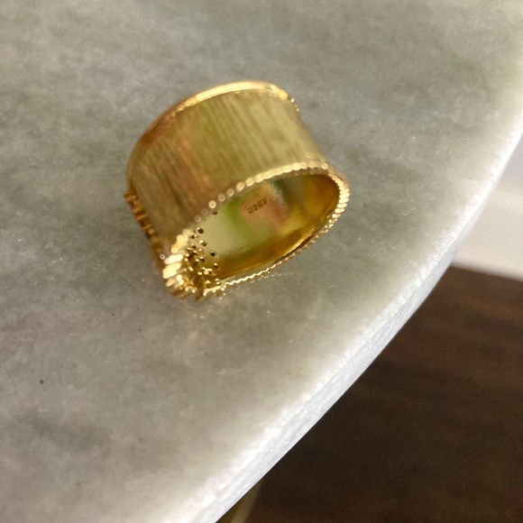 Sterling Silver Cluster Raw Edge Simulated Diamonds and Wide Gold Band Ring - Picture 9 of 9